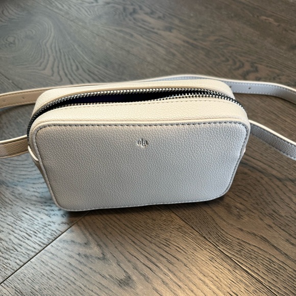 Jillian Harris Belt Bag - Picture 2 of 6